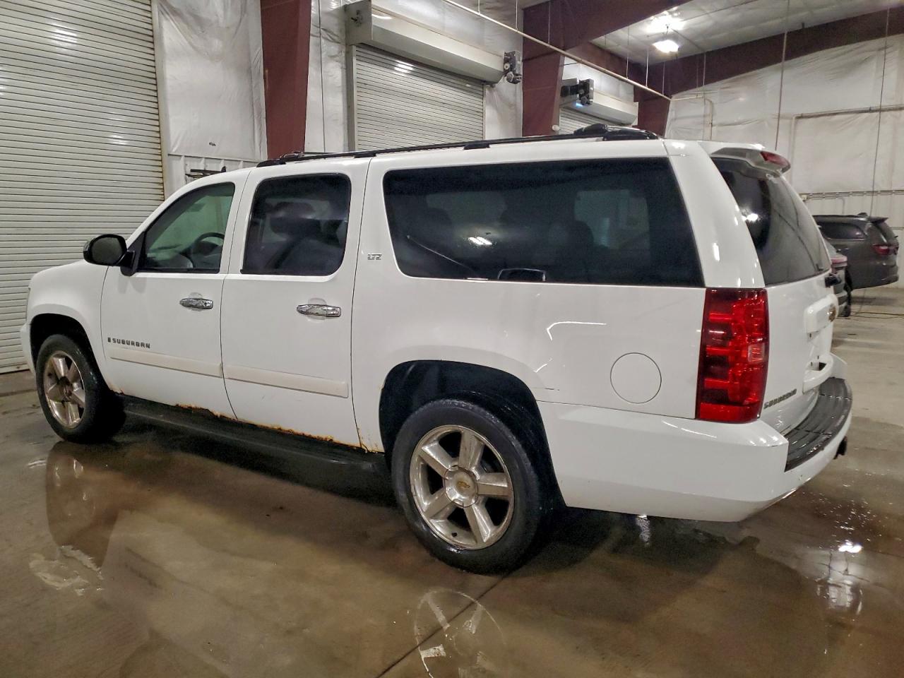 2007 CHEVROLET SUBURBAN K1500 photo 2
