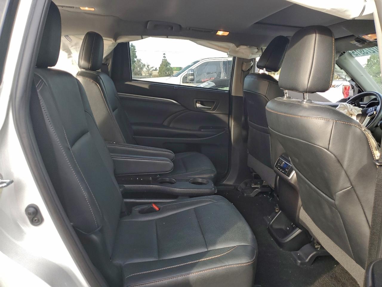 2019 TOYOTA HIGHLANDER LIMITED photo 28