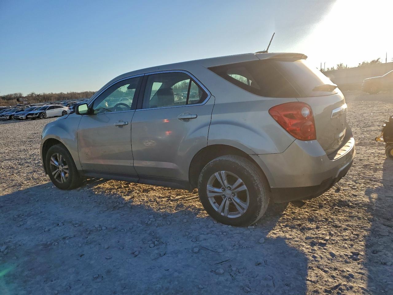 2015 CHEVROLET EQUINOX LS photo 4
