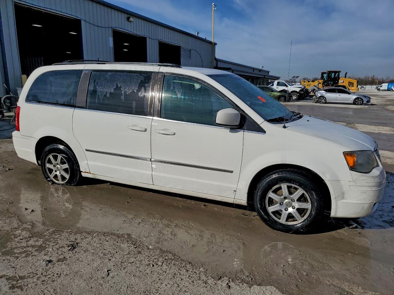 2010 CHRYSLER TOWN & COUNTRY TOURING photo 4