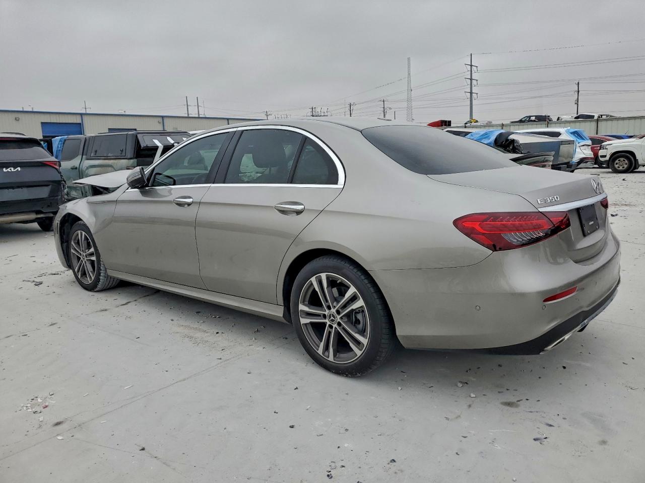 2022 MERCEDES-BENZ E 350 photo 3