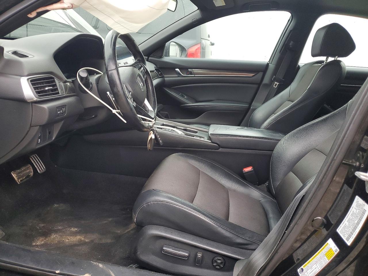 2018 HONDA ACCORD SPORT photo 19