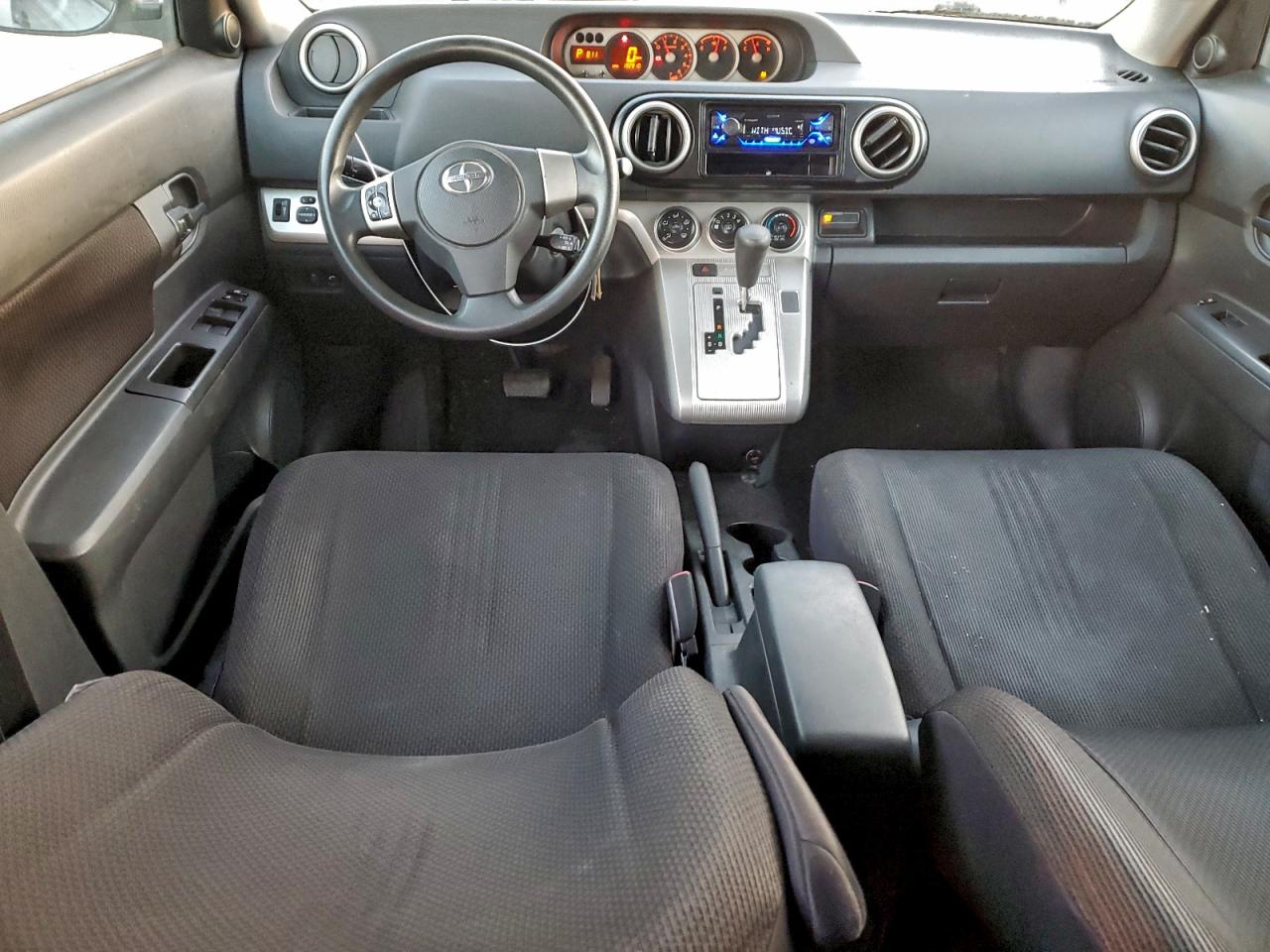 2010 TOYOTA SCION XB photo 8