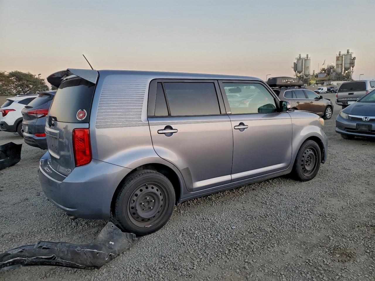 2010 TOYOTA SCION XB photo 3