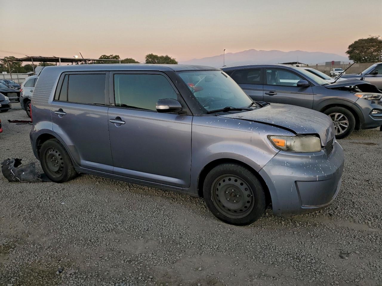 2010 TOYOTA SCION XB photo 4