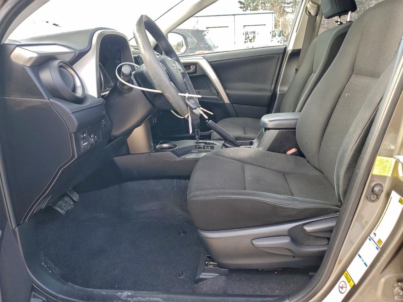 2015 TOYOTA RAV4 LE photo 7