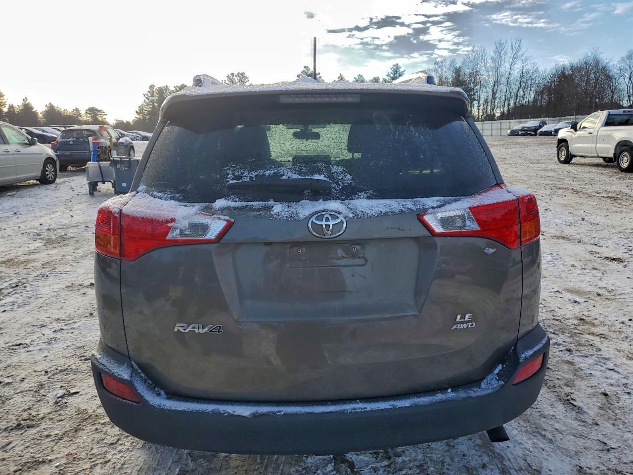 2015 TOYOTA RAV4 LE photo 6