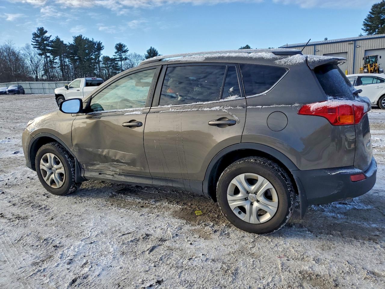 2015 TOYOTA RAV4 LE photo 2