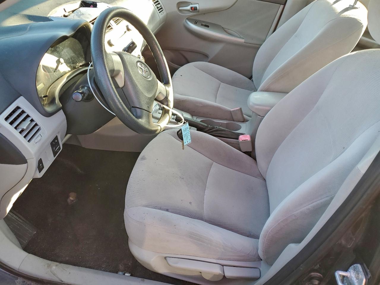 2011 TOYOTA COROLLA BASE photo 19