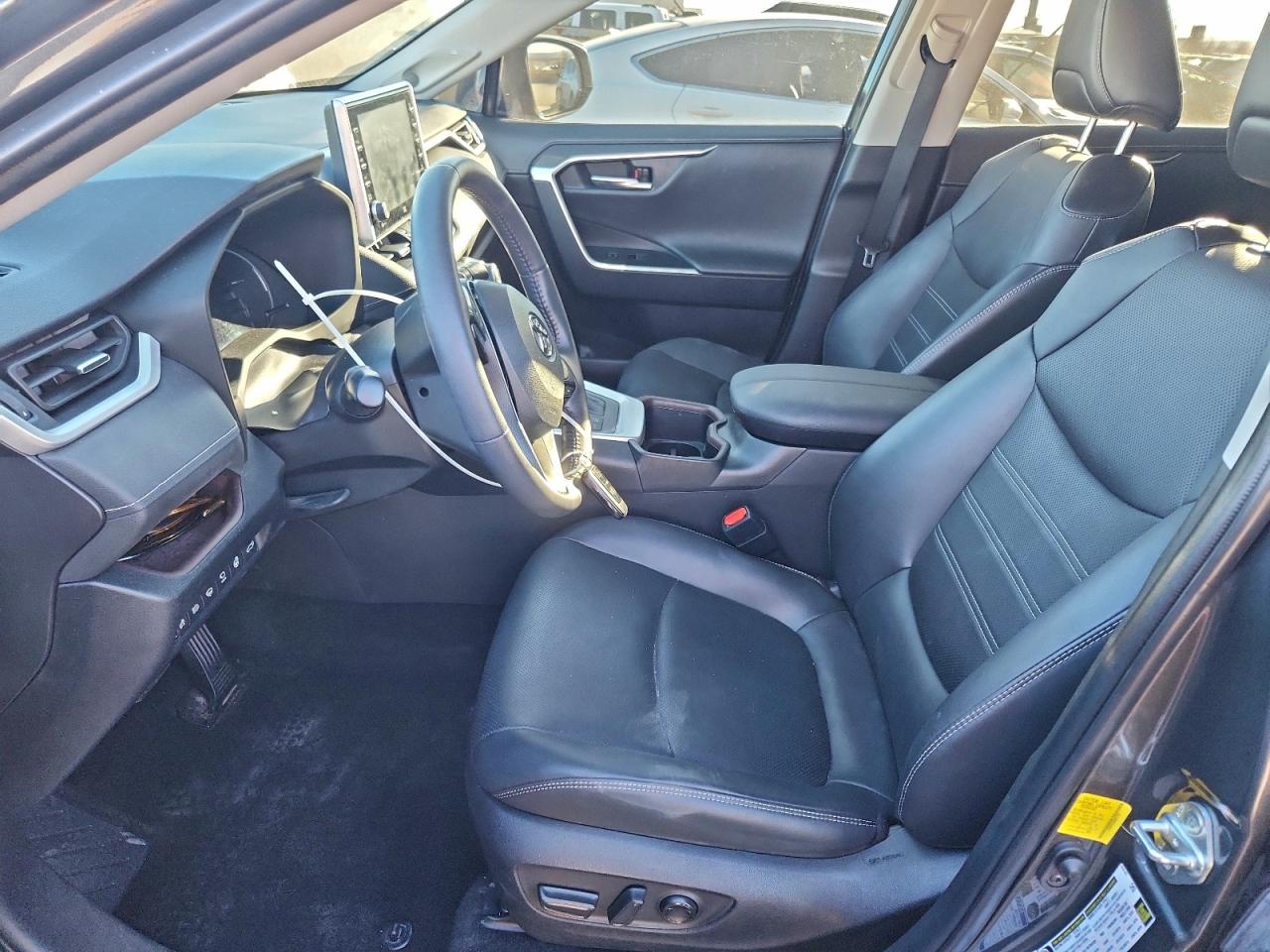 2022 TOYOTA RAV4 LIMITED photo 19