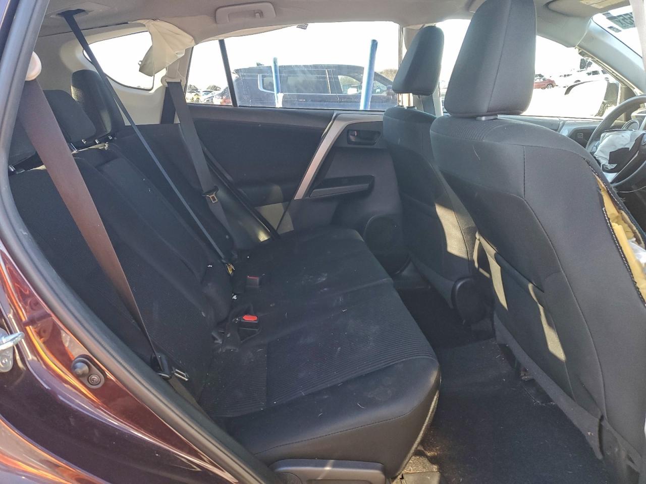 2018 TOYOTA RAV4 LE photo 28