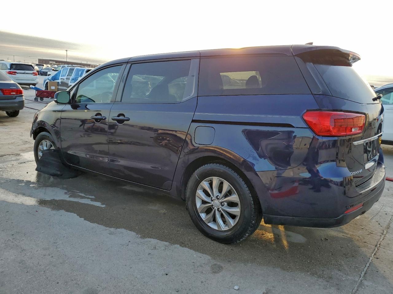 2021 KIA SEDONA LX photo 2