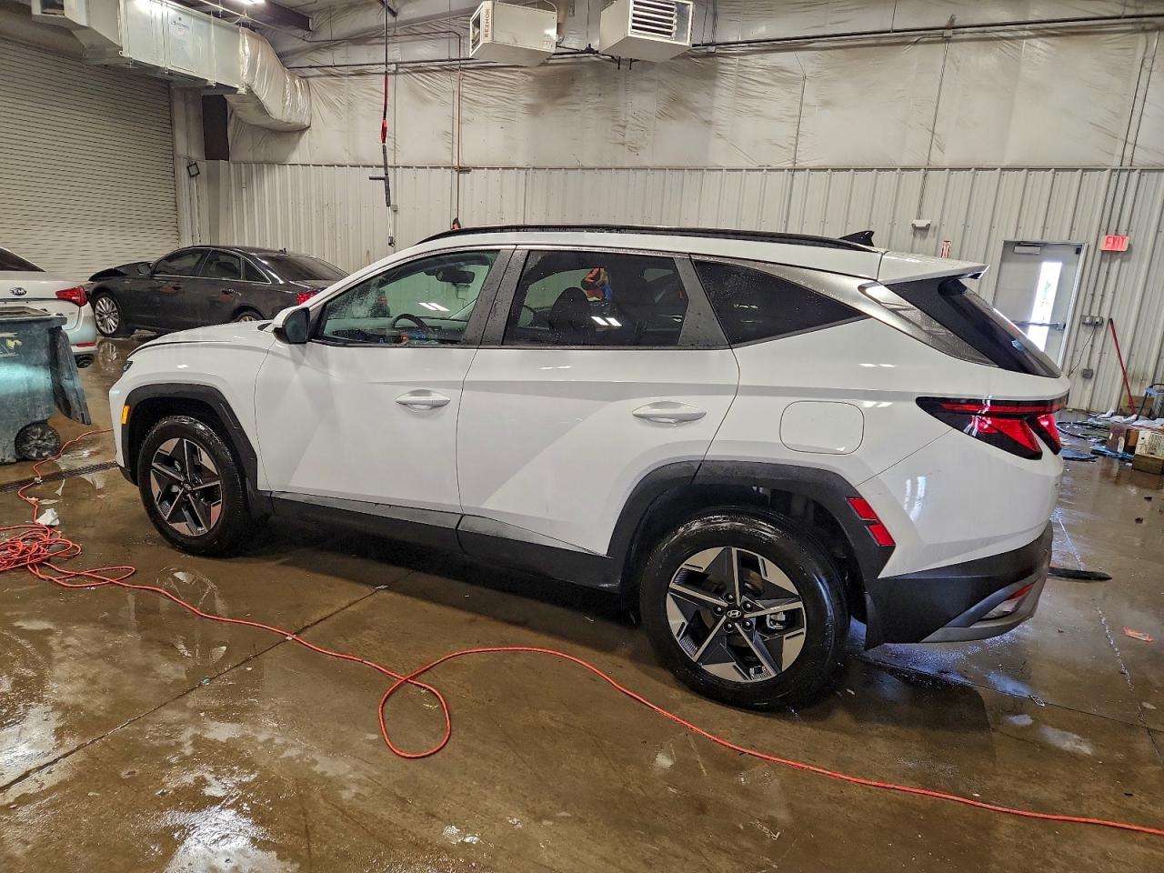 2025 HYUNDAI TUCSON SEL photo 2
