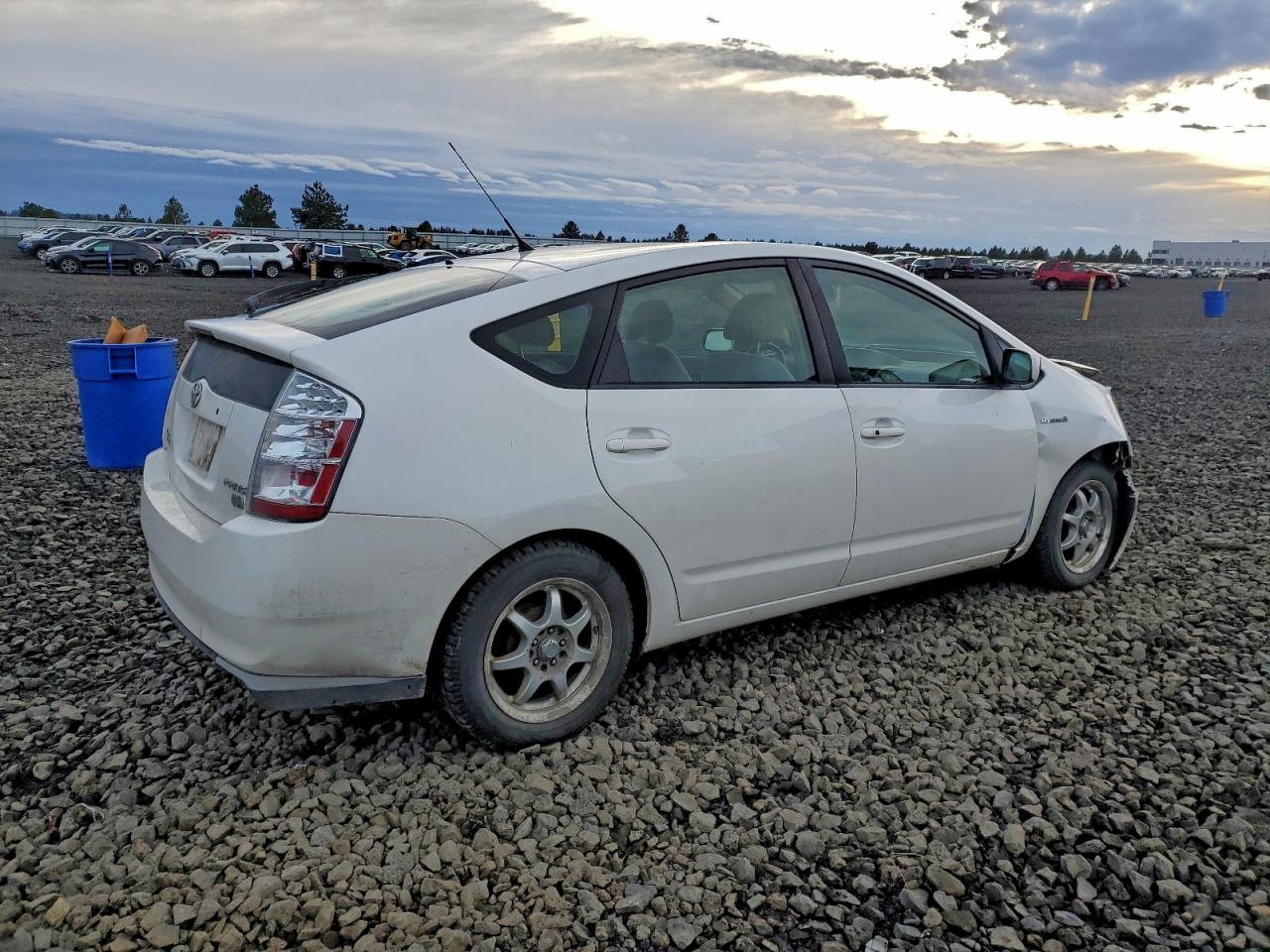 2009 TOYOTA PRIUS photo 3