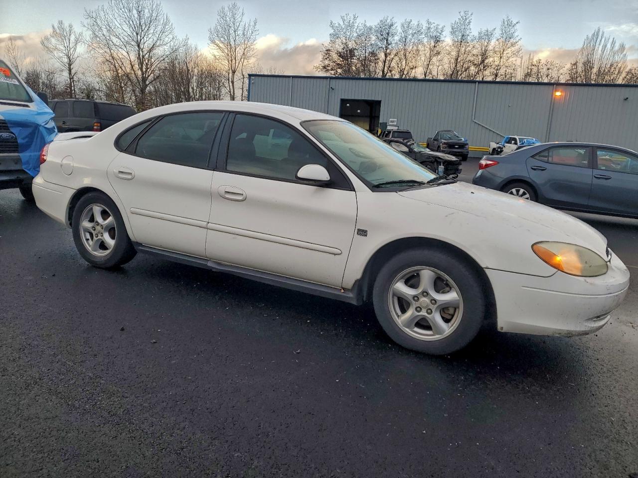 2003 FORD TAURUS photo 10