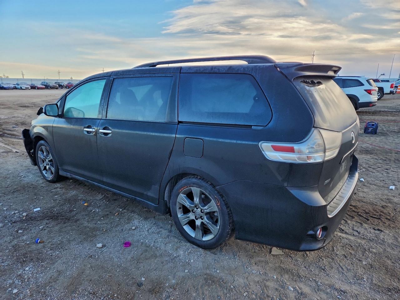 2013 TOYOTA SIENNA SPORT photo 3