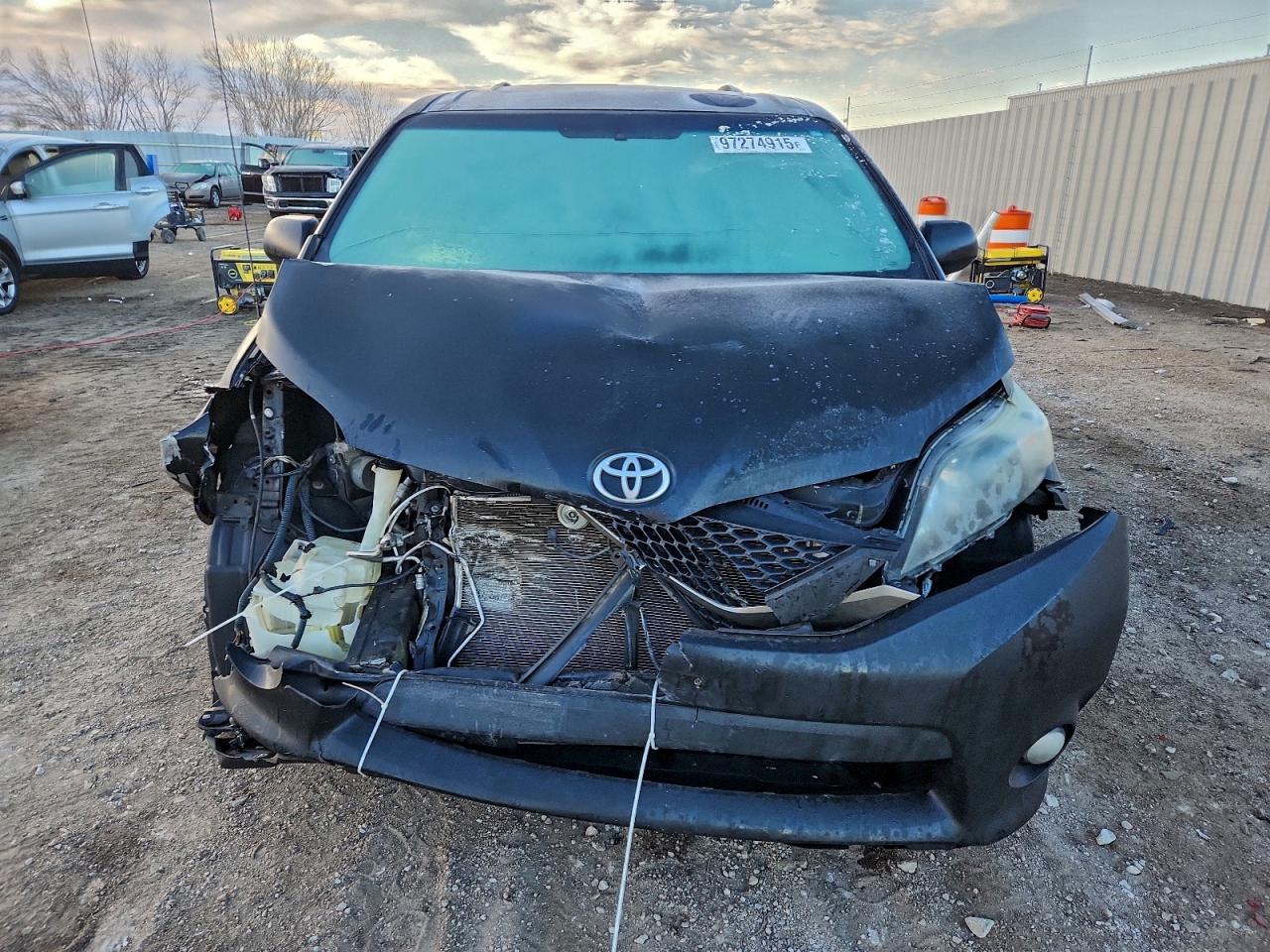 2013 TOYOTA SIENNA SPORT photo 9
