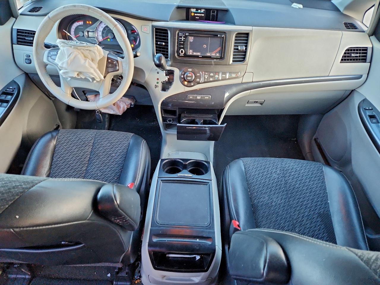 2013 TOYOTA SIENNA SPORT photo 15