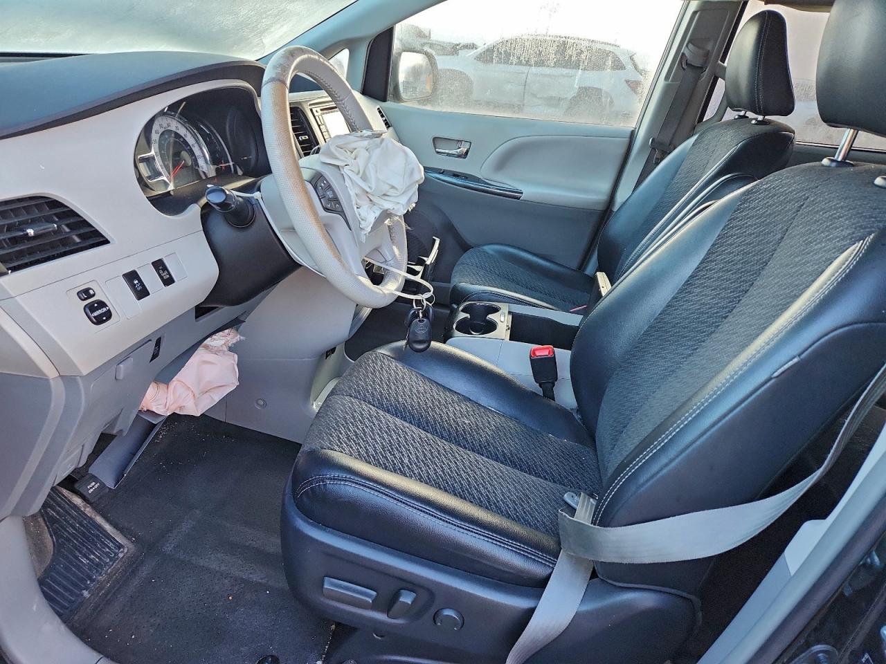 2013 TOYOTA SIENNA SPORT photo 13