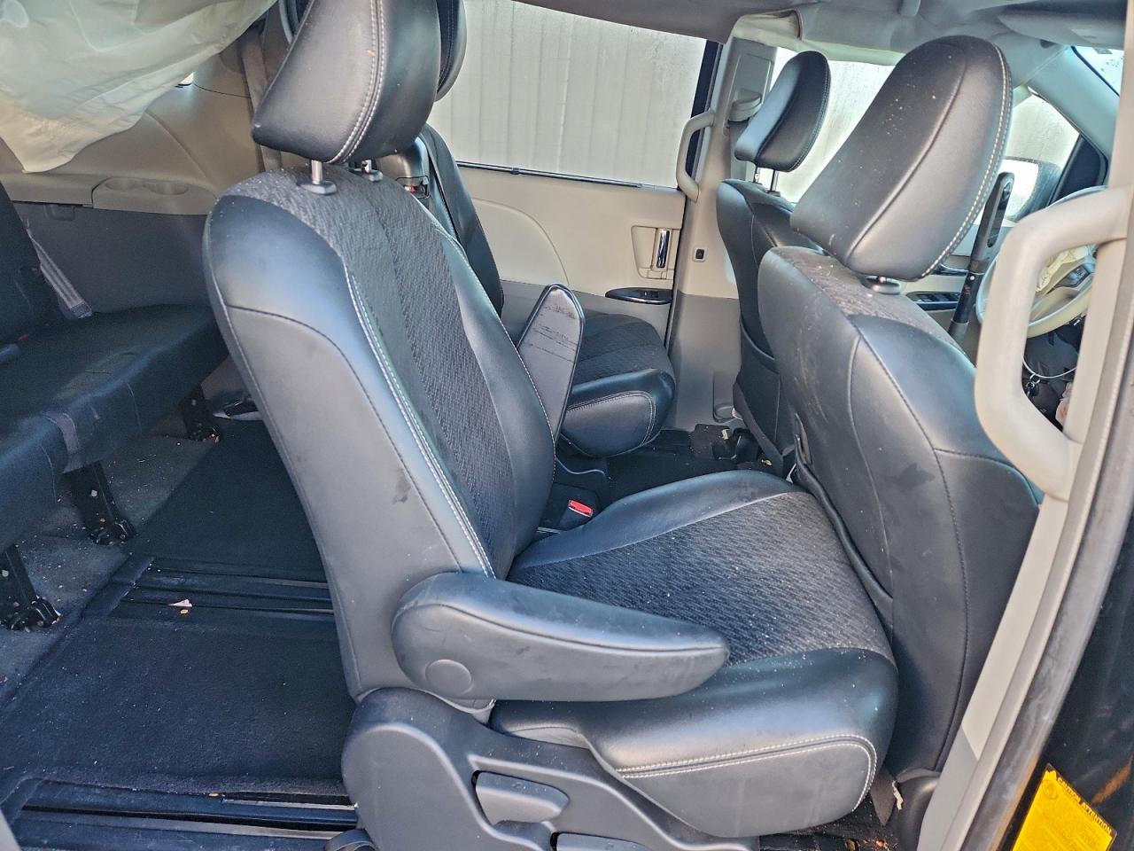 2013 TOYOTA SIENNA SPORT photo 21