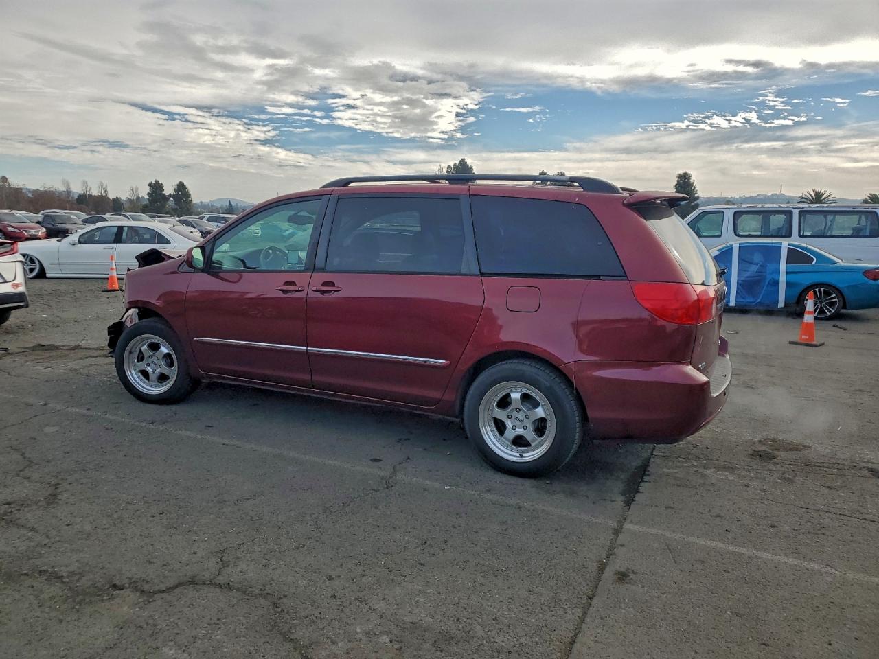 2006 TOYOTA SIENNA XLE photo 2