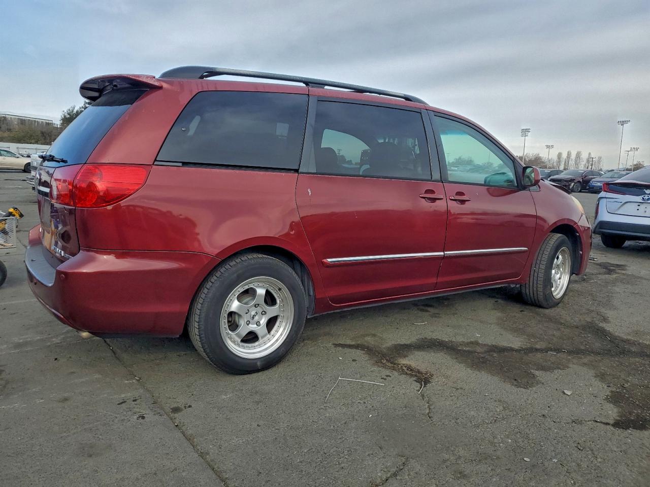 2006 TOYOTA SIENNA XLE photo 3