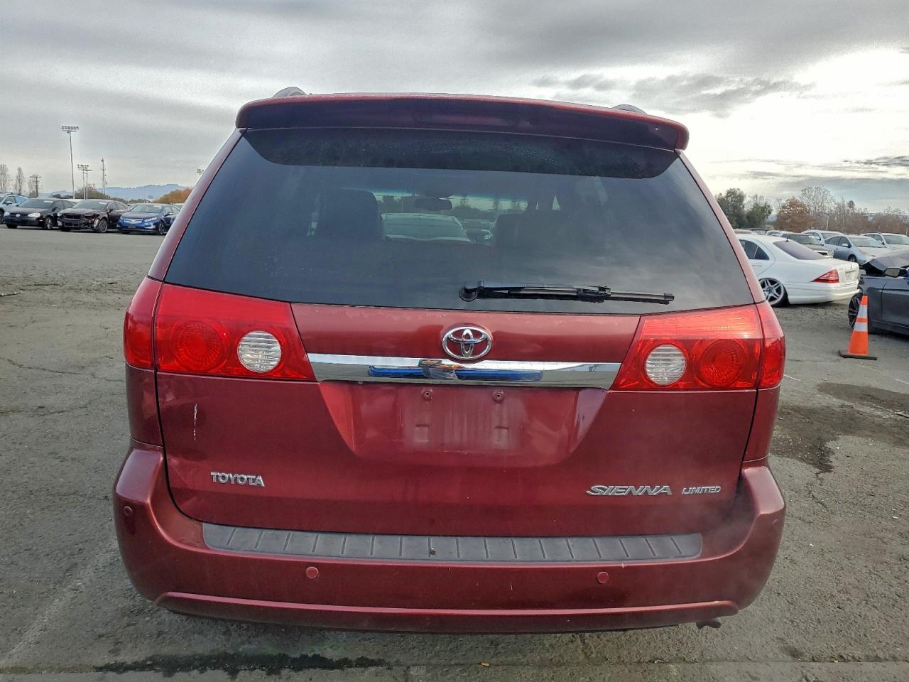 2006 TOYOTA SIENNA XLE photo 6