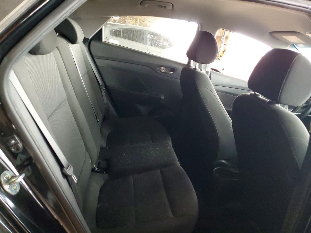 2019 HYUNDAI ACCENT SE photo 10