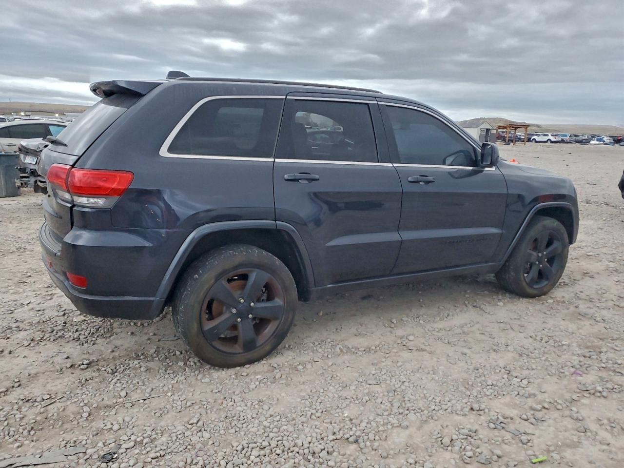 2015 JEEP GRAND CHEROKEE LAREDO photo 3