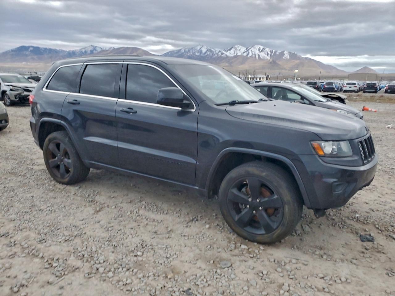 2015 JEEP GRAND CHEROKEE LAREDO photo 4
