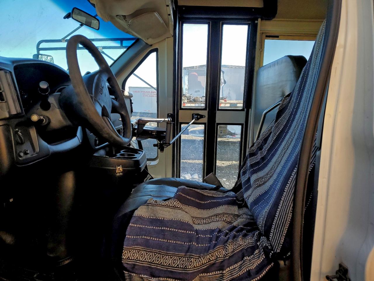 2003 GMC SAVANA BUS photo 19