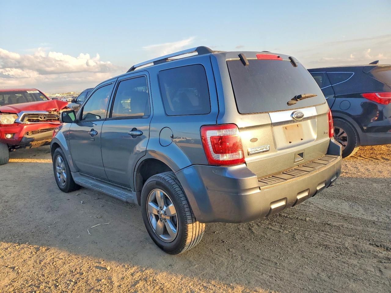 2011 FORD ESCAPE LIMITED photo 2
