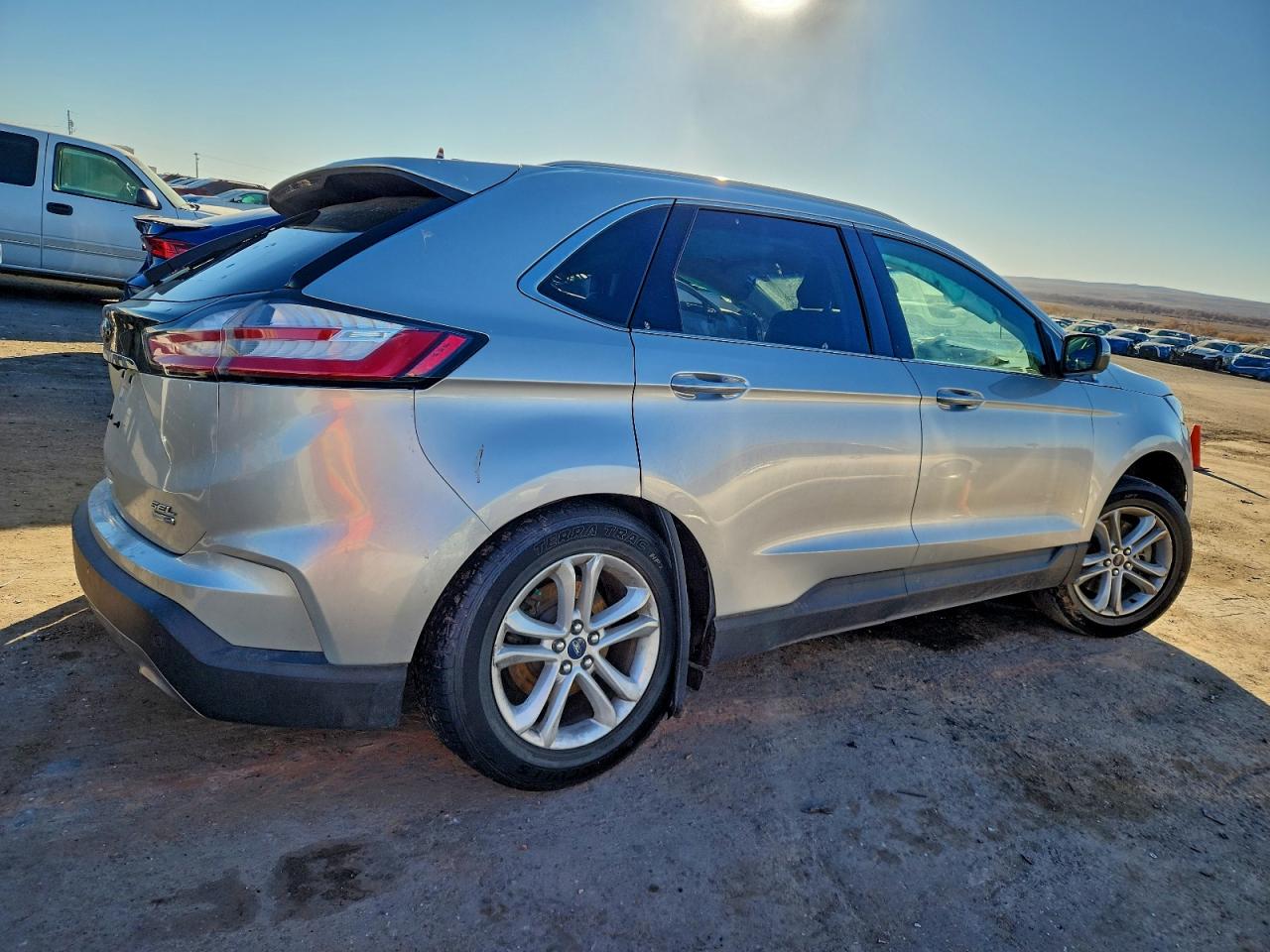 2019 FORD EDGE SEL photo 3