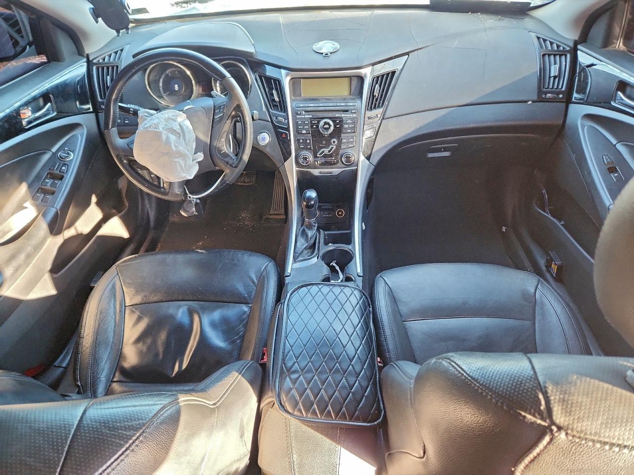 2011 HYUNDAI SONATA SE photo 8