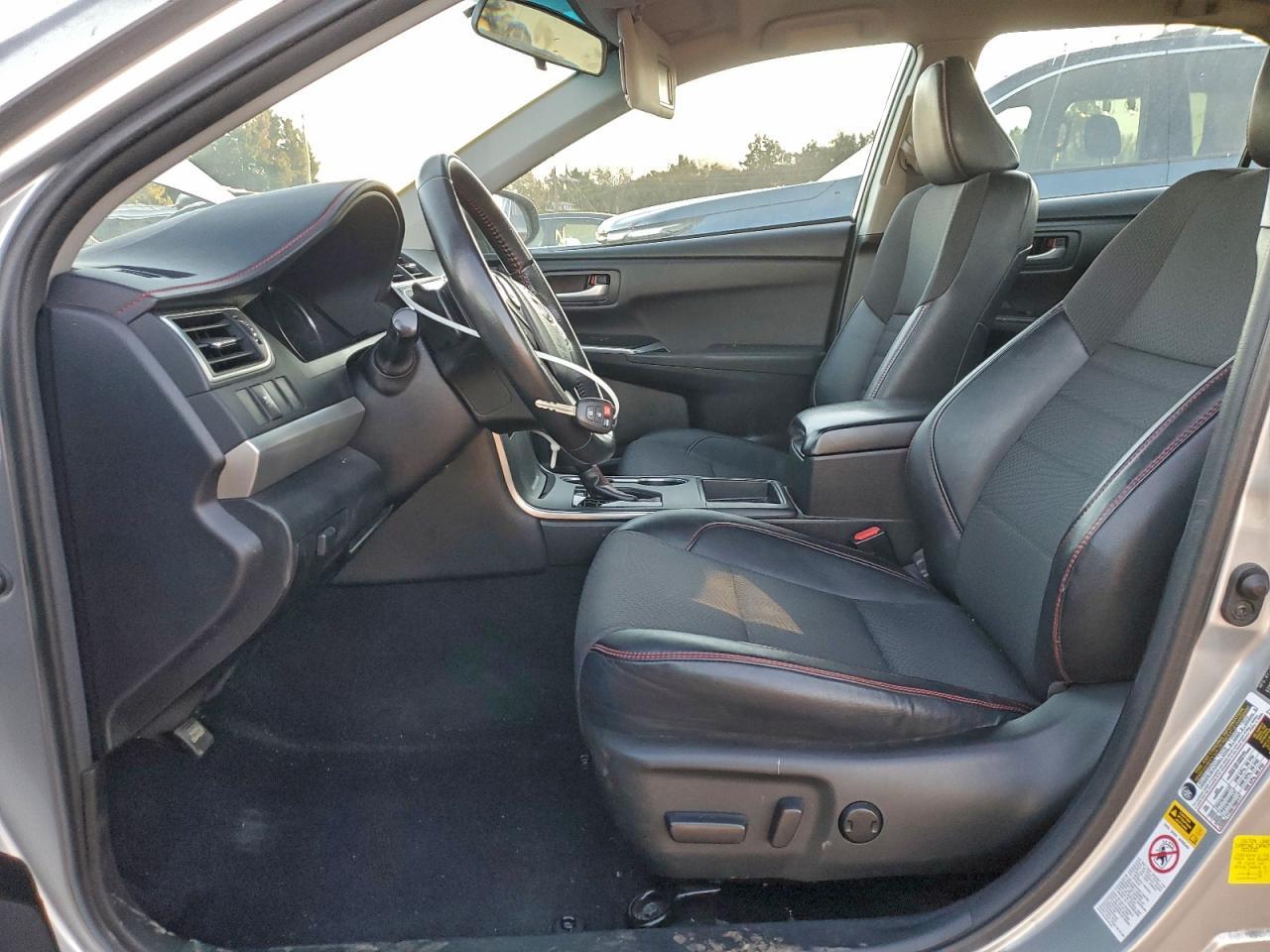 2016 TOYOTA CAMRY LE photo 7