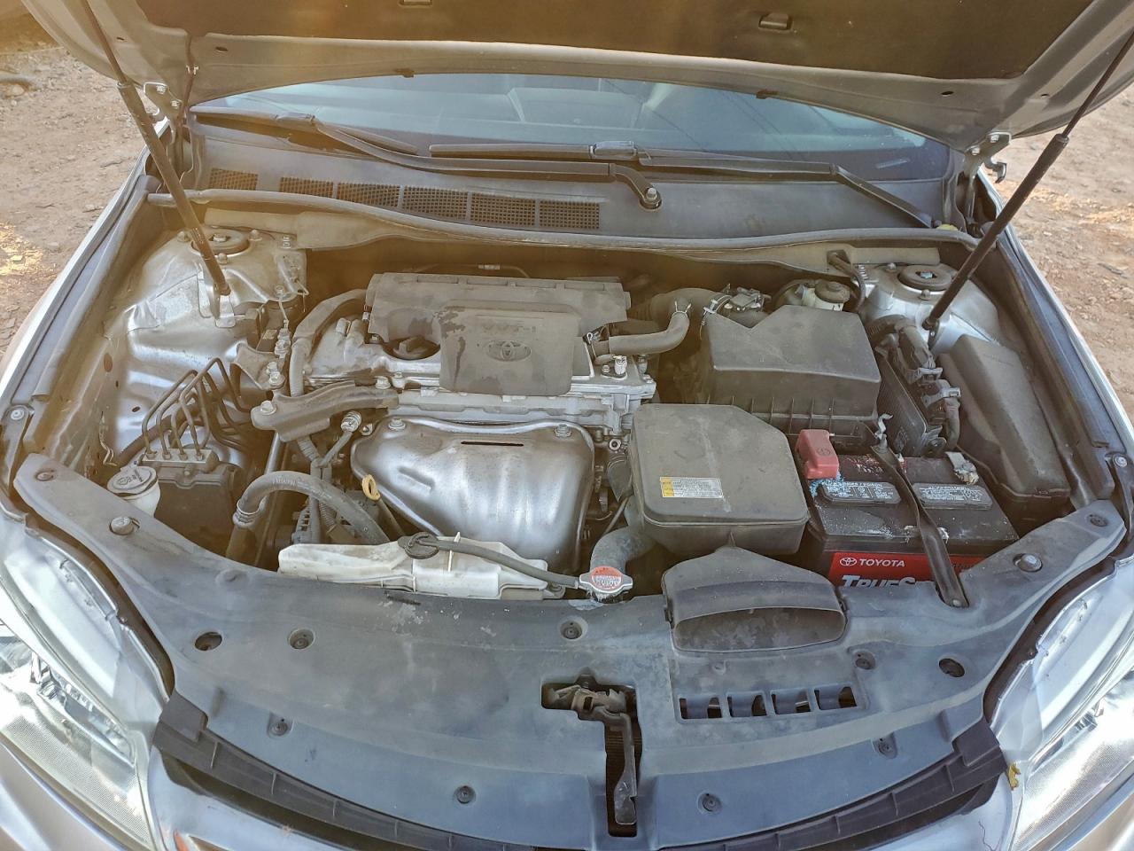 2016 TOYOTA CAMRY LE photo 11