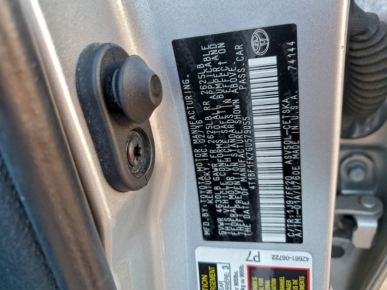 2016 TOYOTA CAMRY LE photo 12