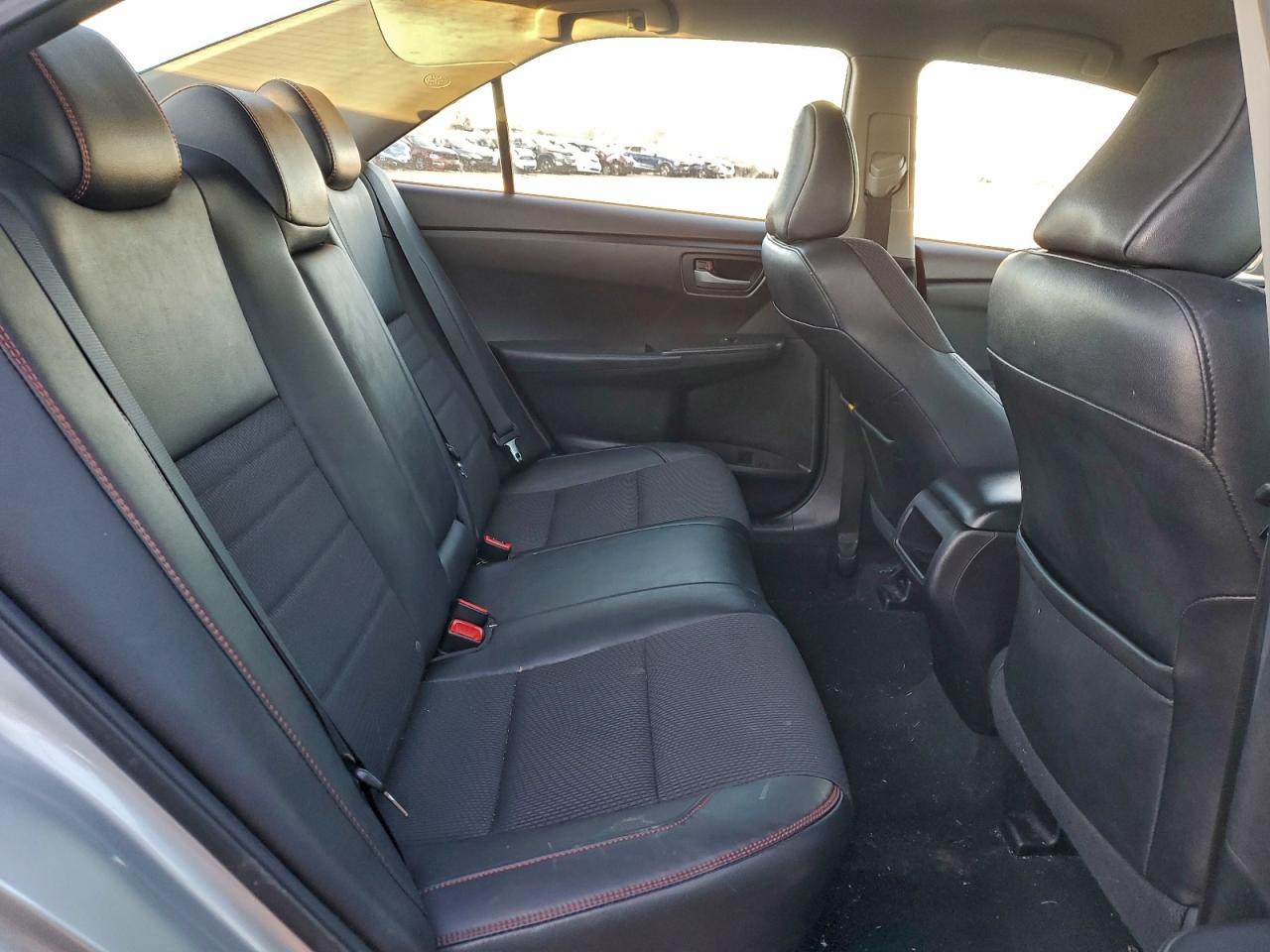 2016 TOYOTA CAMRY LE photo 10