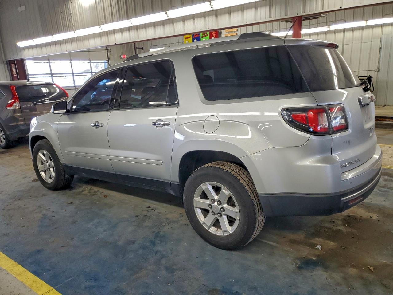 2015 GMC ACADIA SLE photo 2