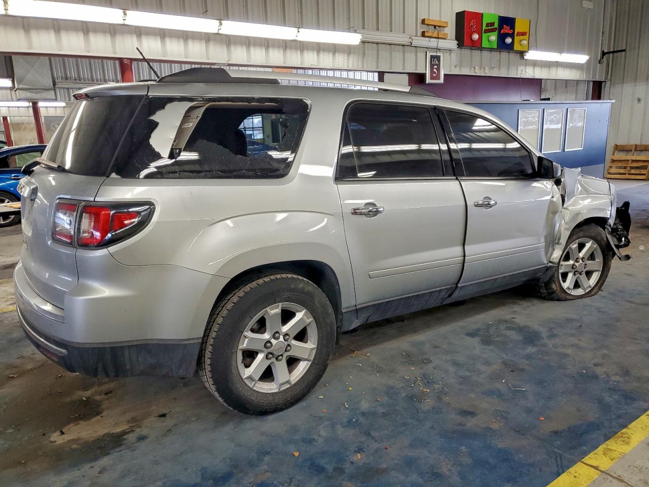 2015 GMC ACADIA SLE photo 3