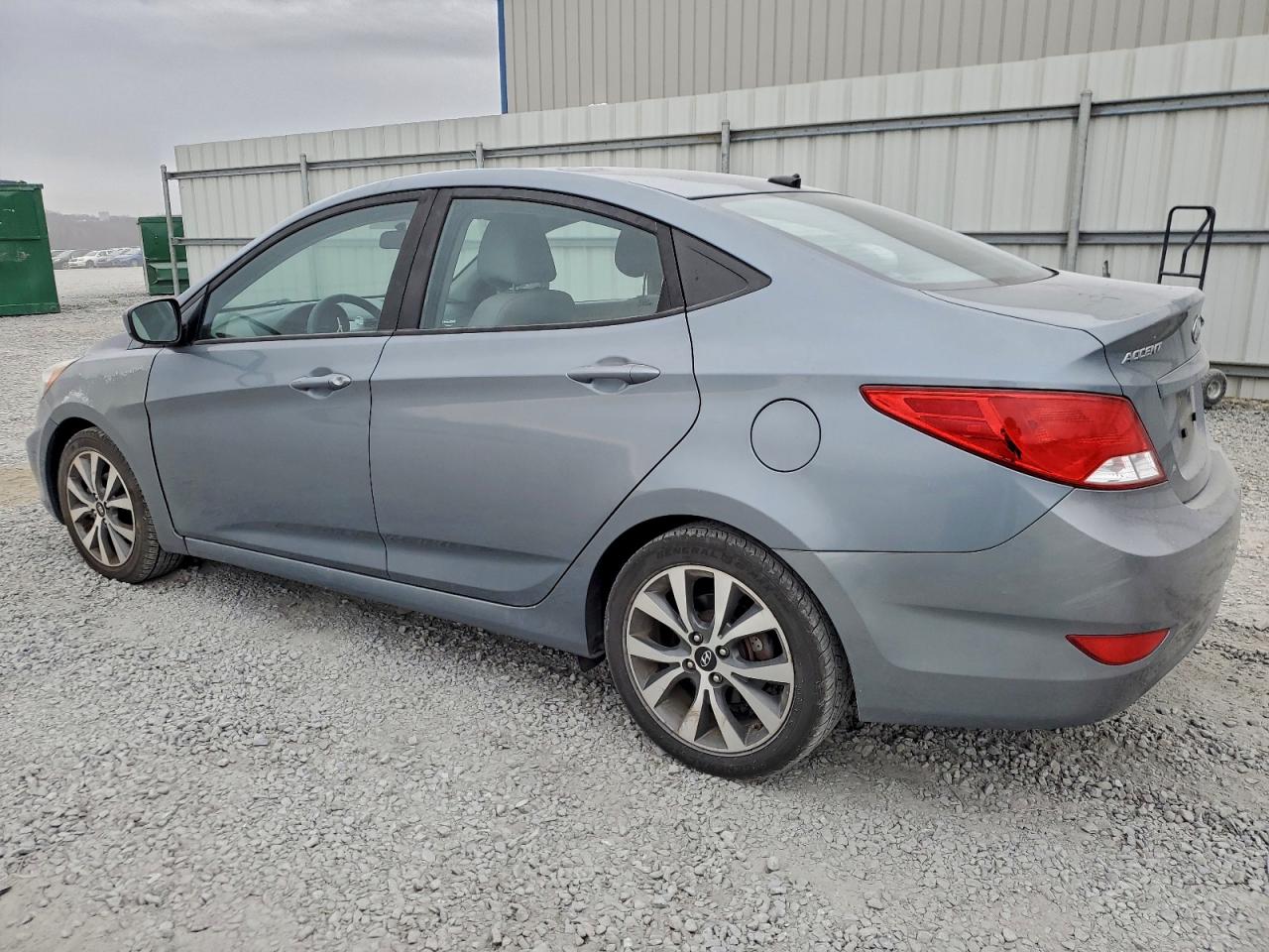 2017 HYUNDAI ACCENT photo 2
