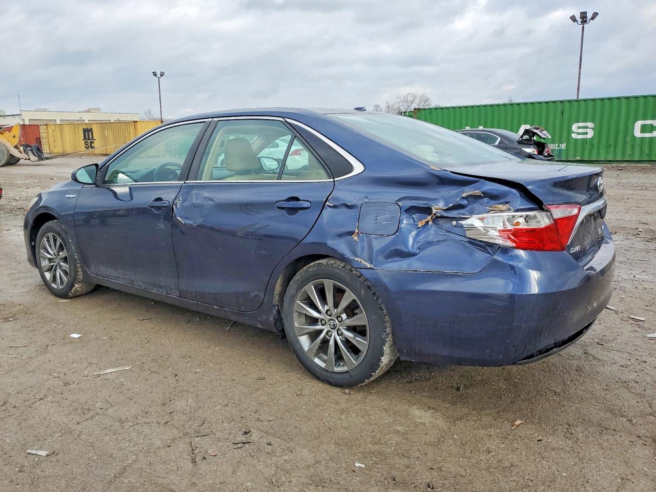 2015 TOYOTA CAMRY HYBRID photo 2