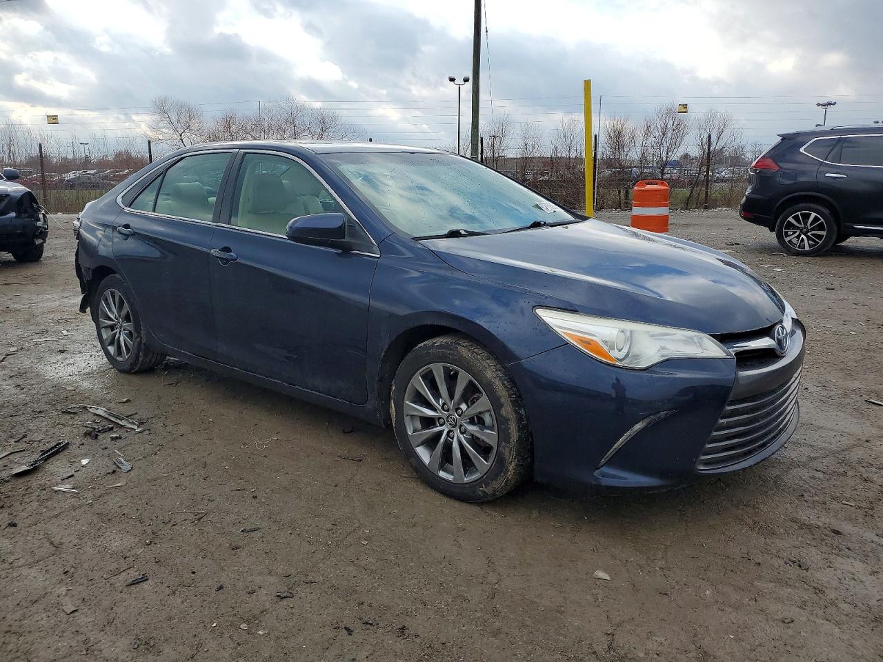 2015 TOYOTA CAMRY HYBRID photo 4