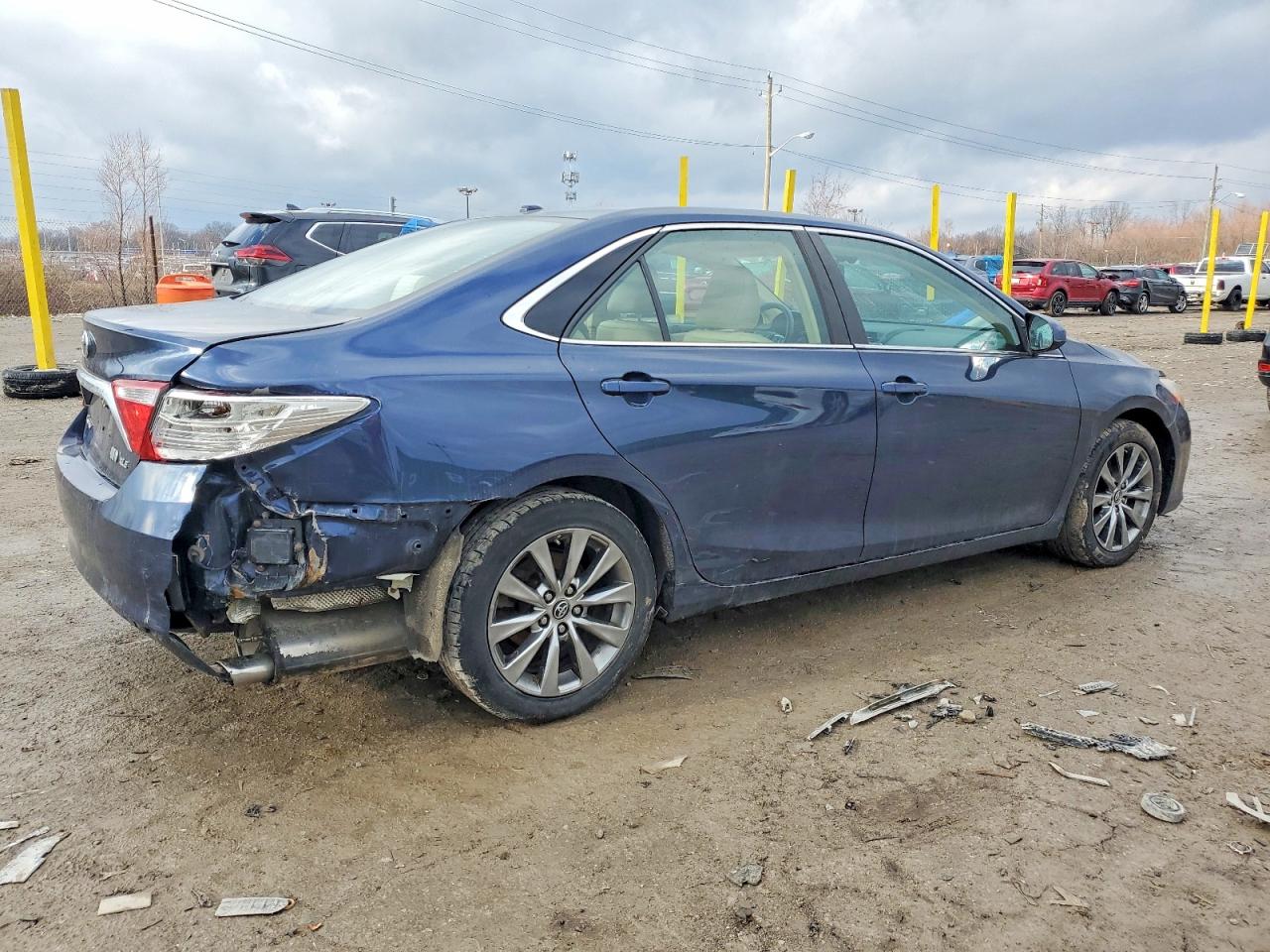2015 TOYOTA CAMRY HYBRID photo 3