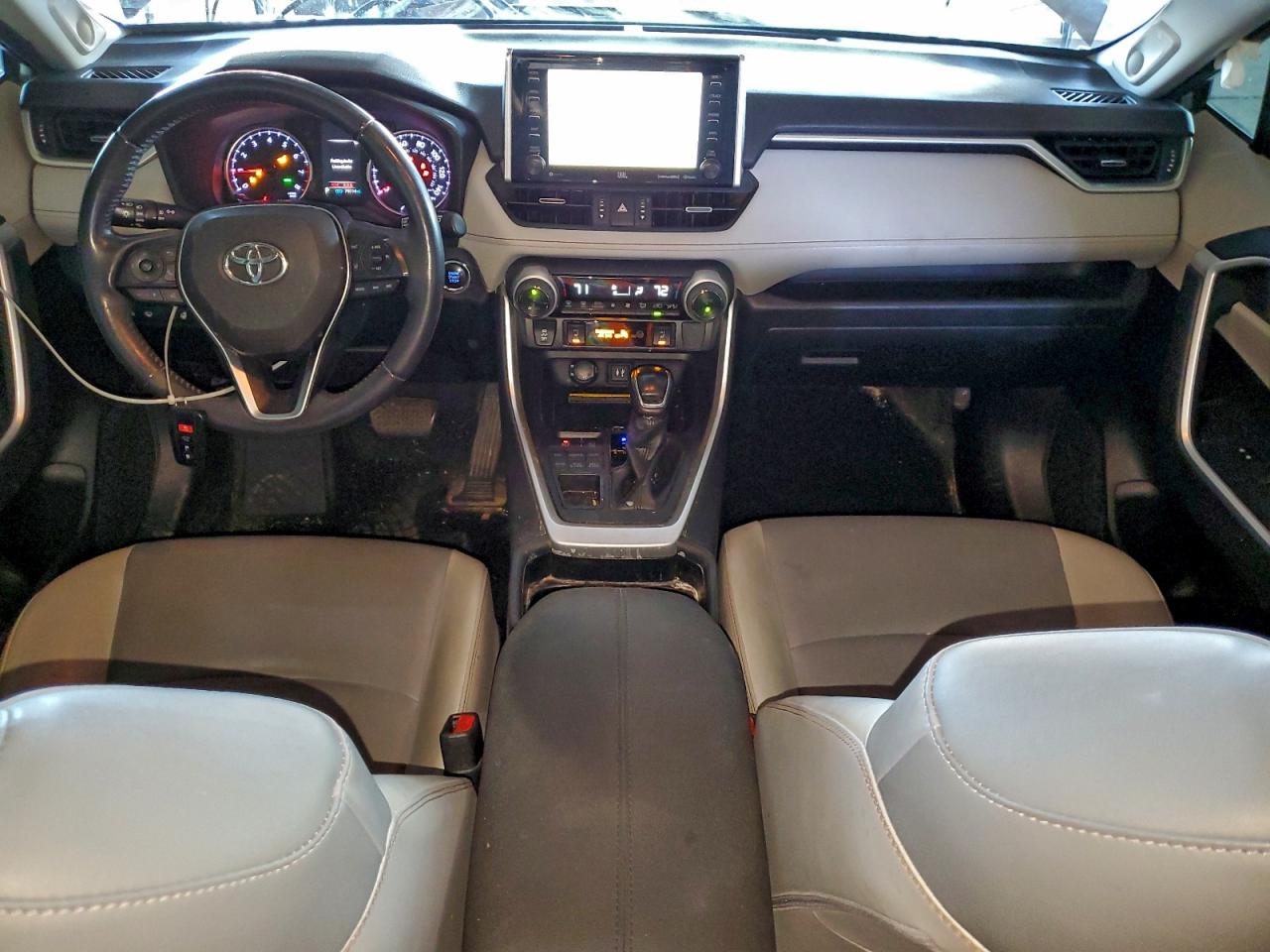 2019 TOYOTA RAV4 XLE PREMIUM photo 8