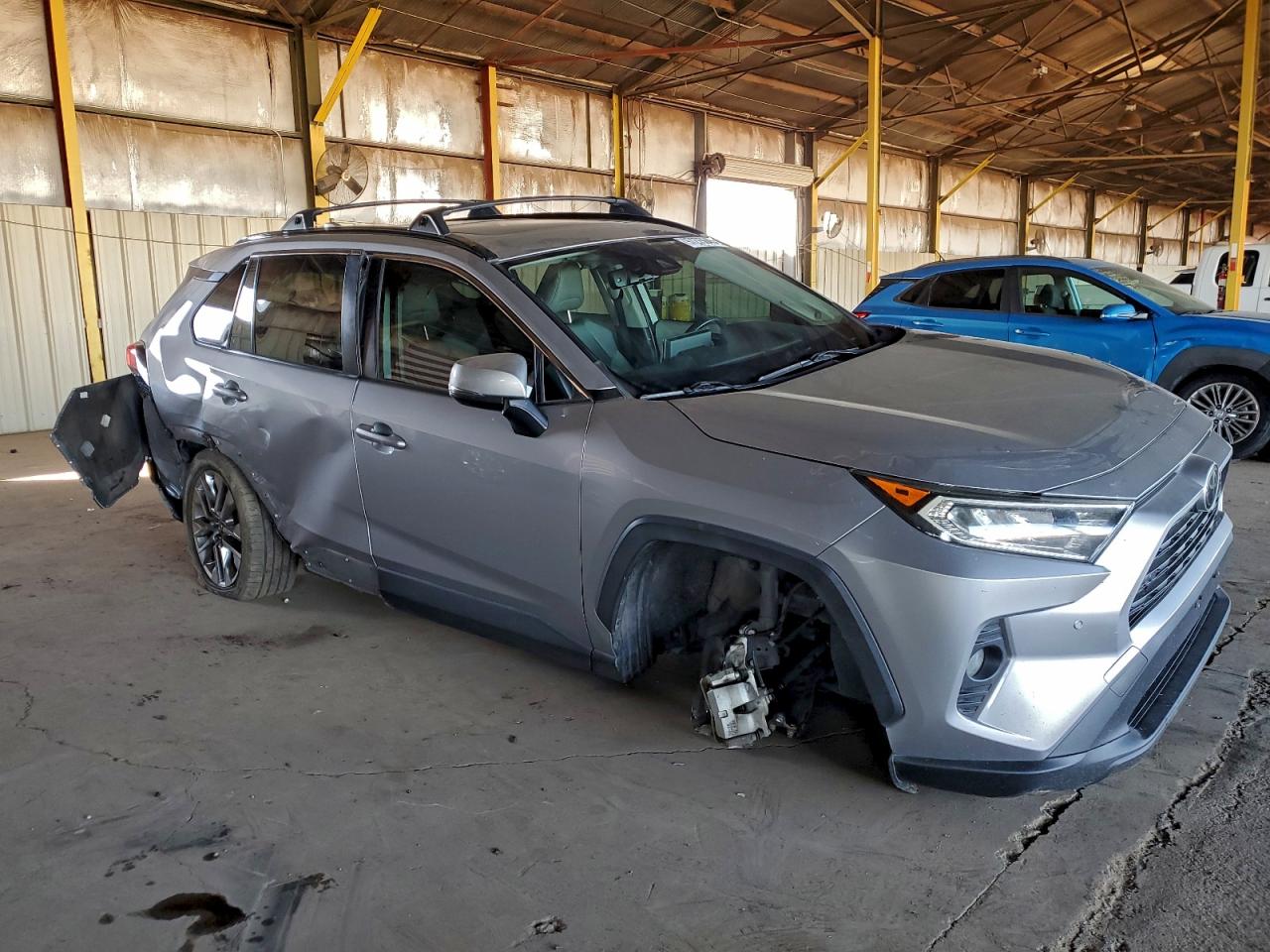 2019 TOYOTA RAV4 XLE PREMIUM photo 4