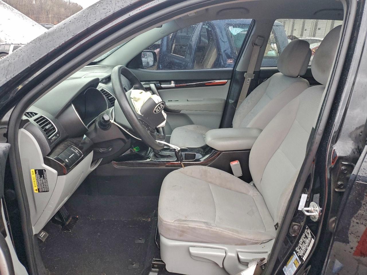 2014 KIA SORENTO LX photo 13