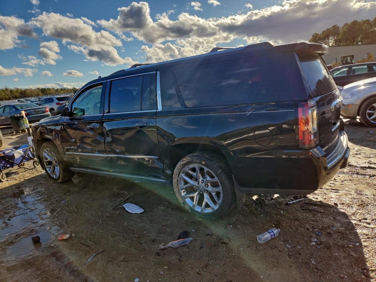2015 GMC YUKON XL DENALI photo 3