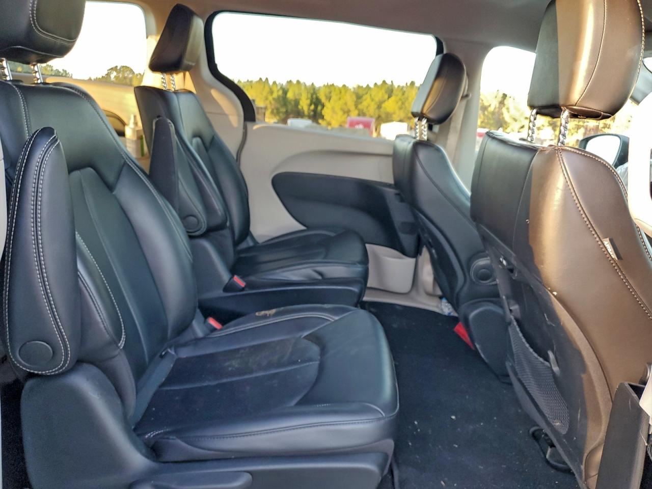 2023 CHRYSLER PACIFICA HYBRID TOURING L photo 11