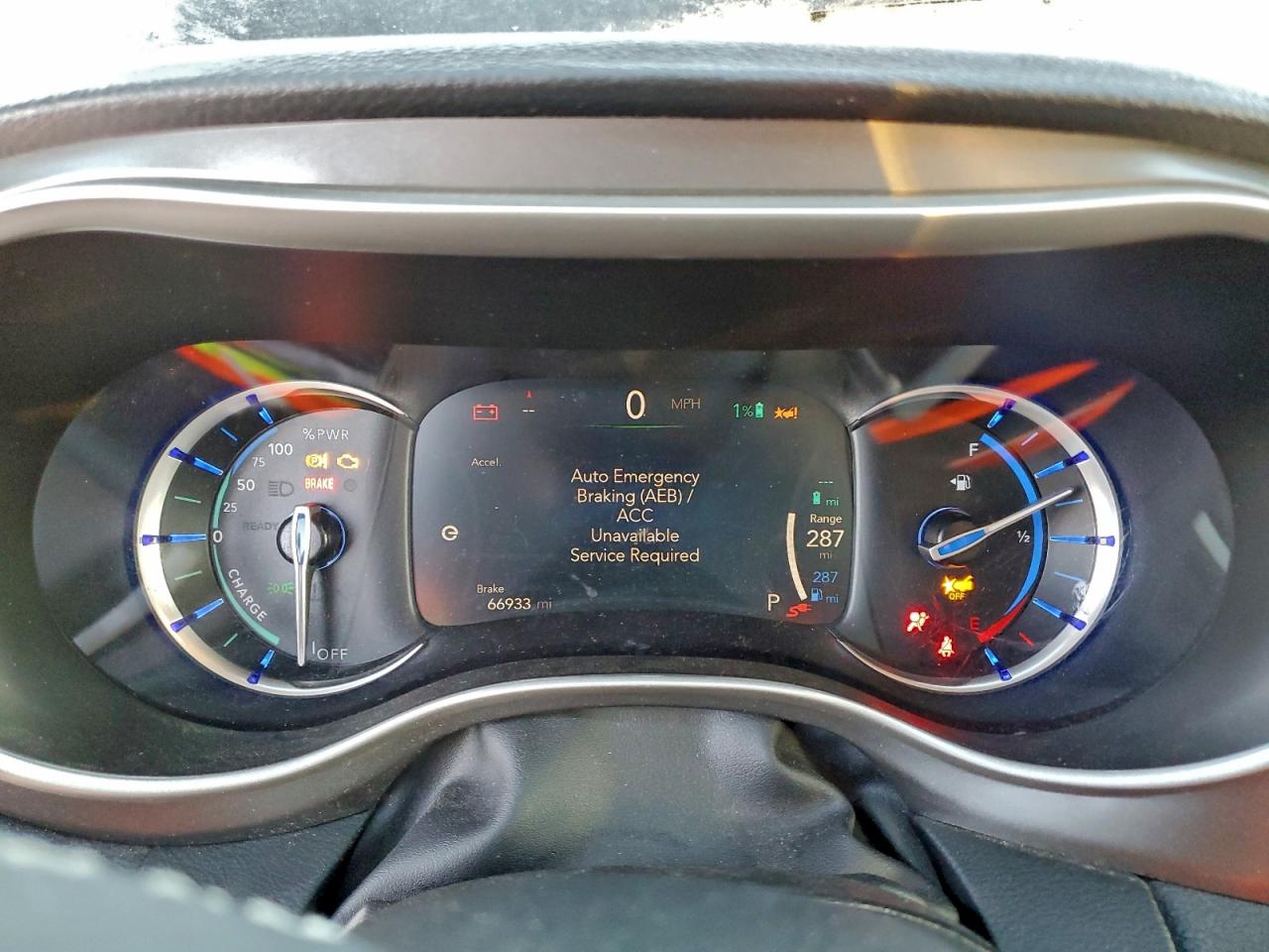 2023 CHRYSLER PACIFICA HYBRID TOURING L photo 9